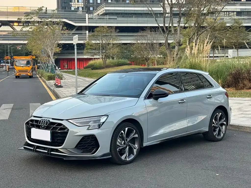 Audi A3 2024 из CN, фото 1