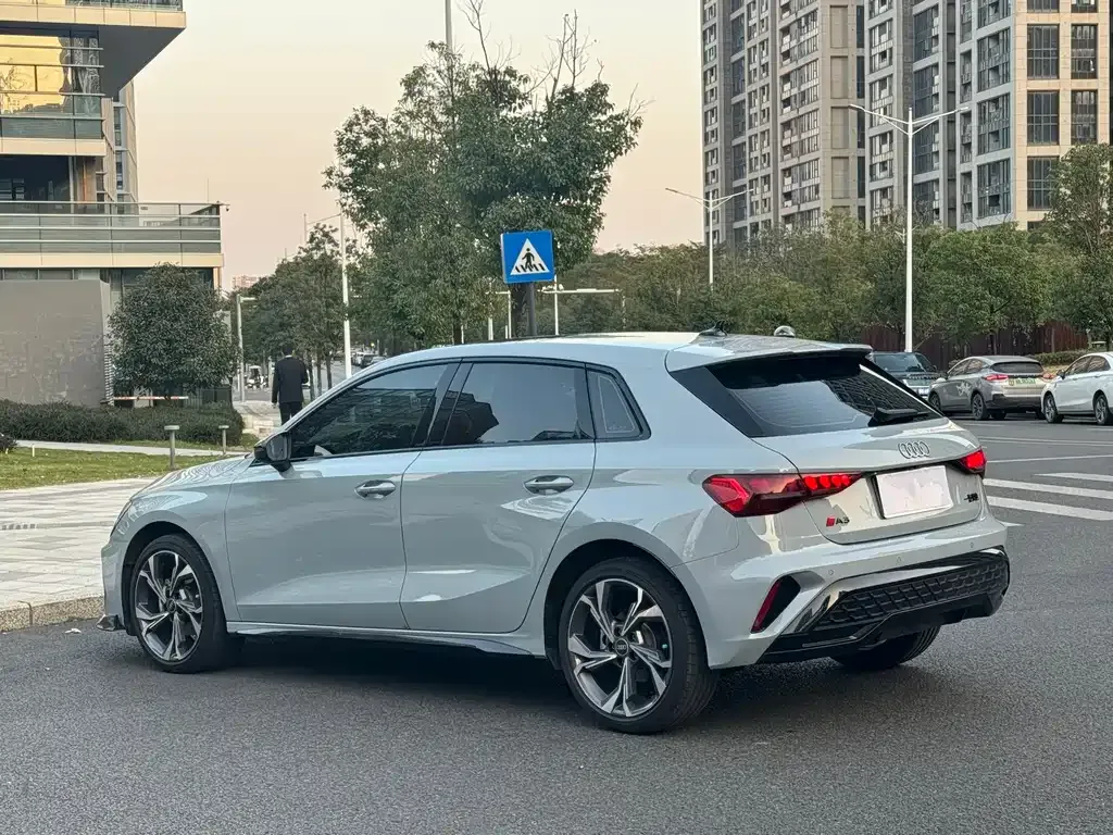 Audi A3 2024 из CN, фото 3