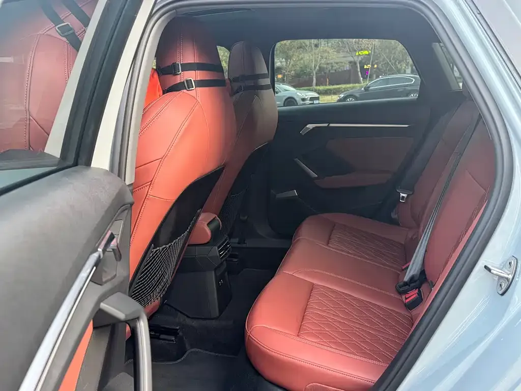 Audi A3 2024 из CN, фото 2