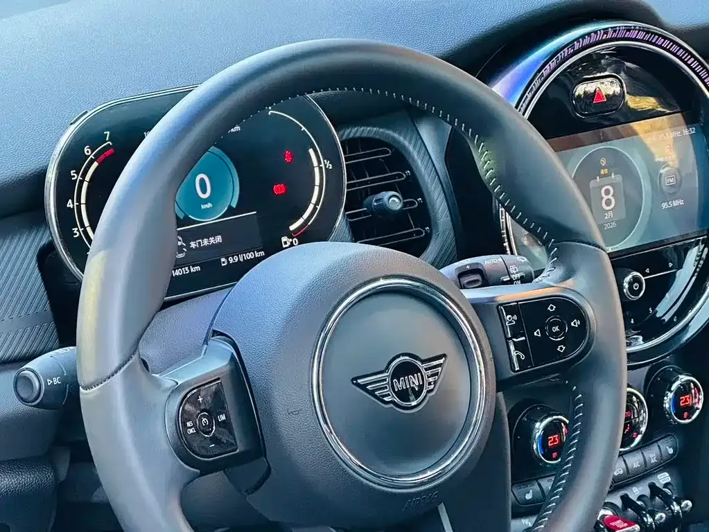MINI Cooper (3-door) 2023 из CN, фото 5