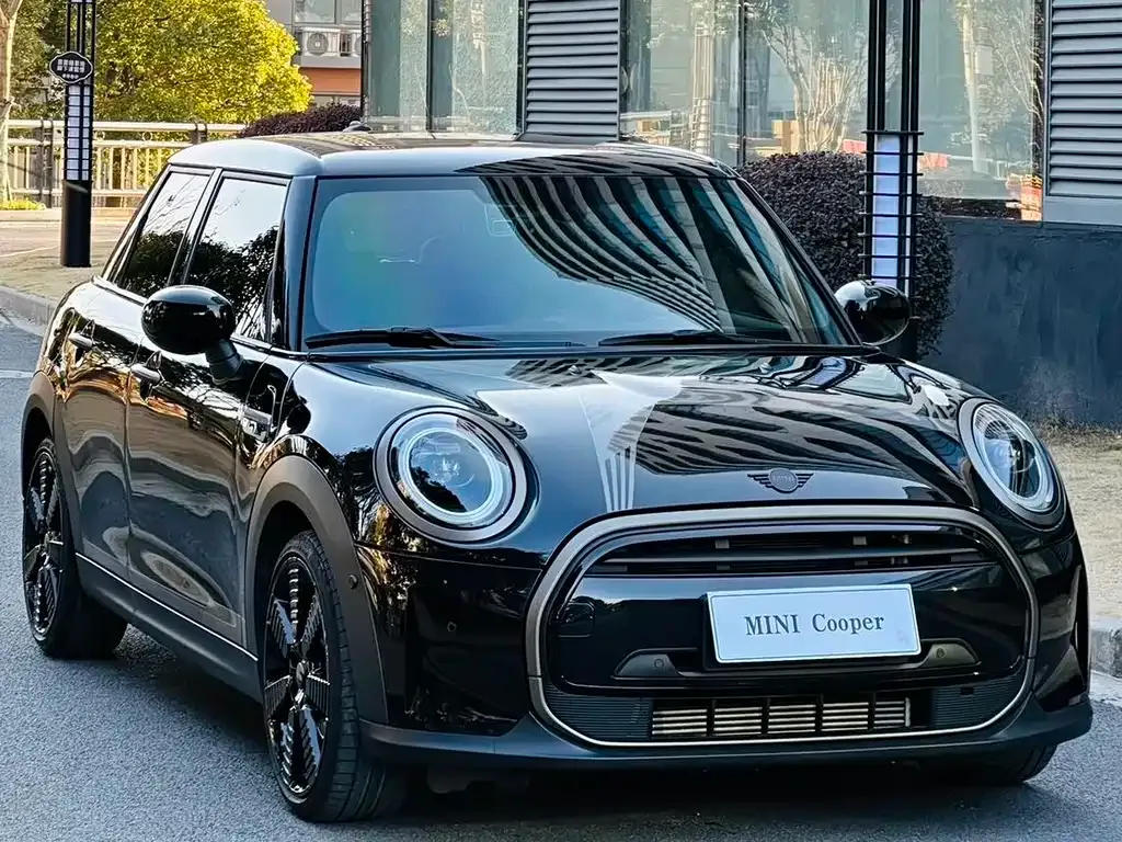 MINI Cooper (3-door) 2023 из CN, фото 10