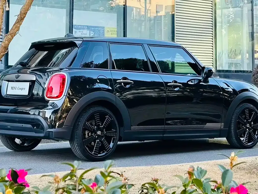 MINI Cooper (3-door) 2023 из CN, фото 3