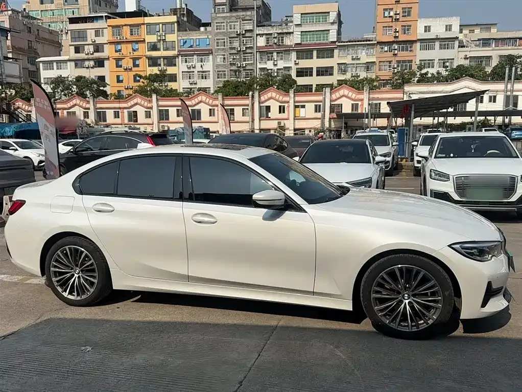 BMW 3 Series 2022 из CN, фото 10