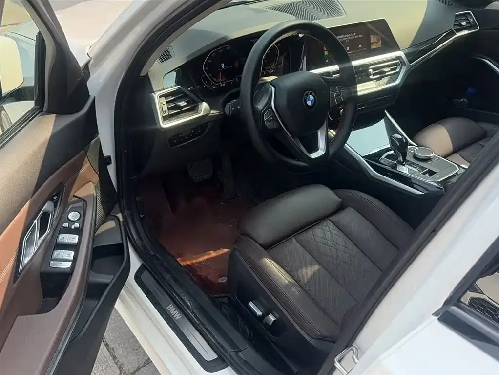 BMW 3 Series 2022 из CN, фото 6