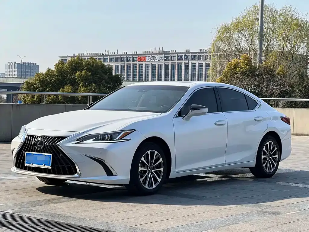 Lexus ES 2024 из CN, фото 1