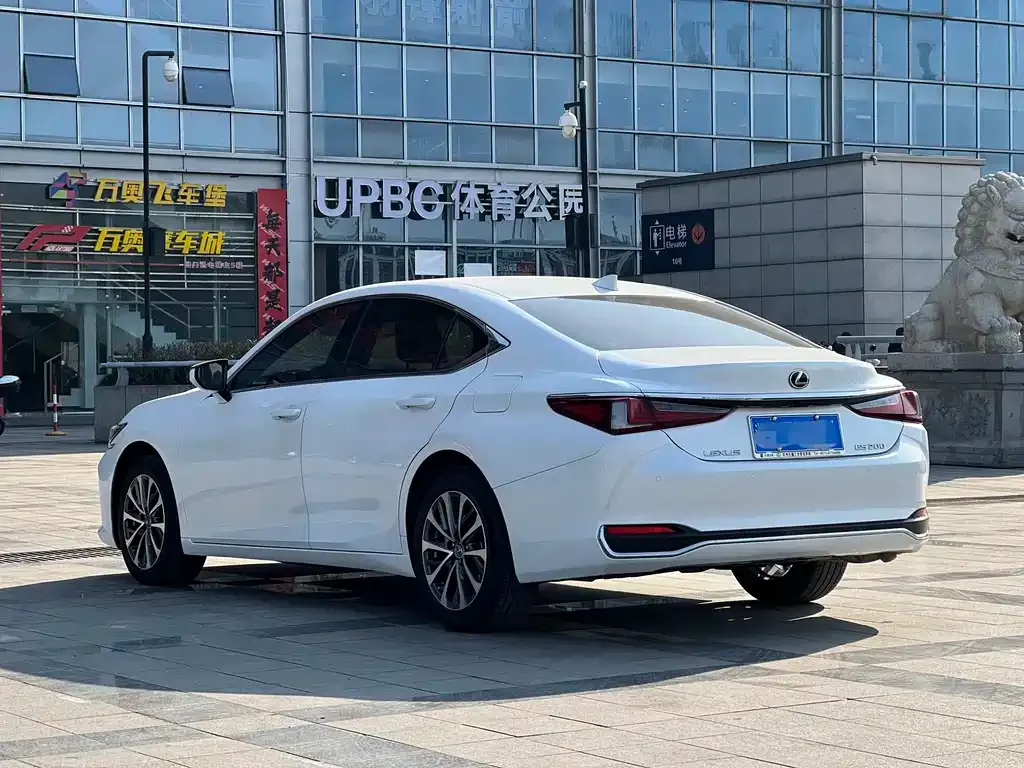 Lexus ES 2024 из CN, фото 6