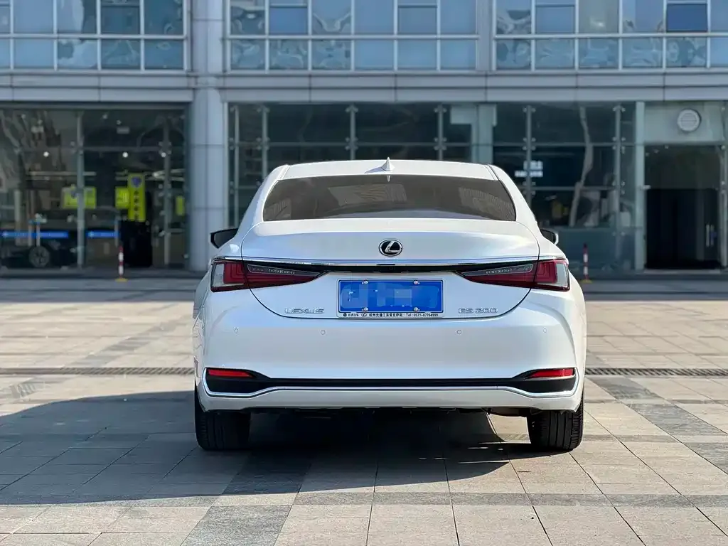 Lexus ES 2024 из CN, фото 9
