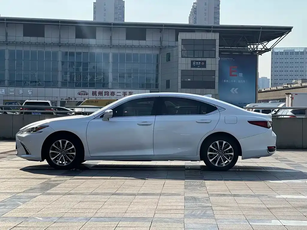 Lexus ES 2024 из CN, фото 5