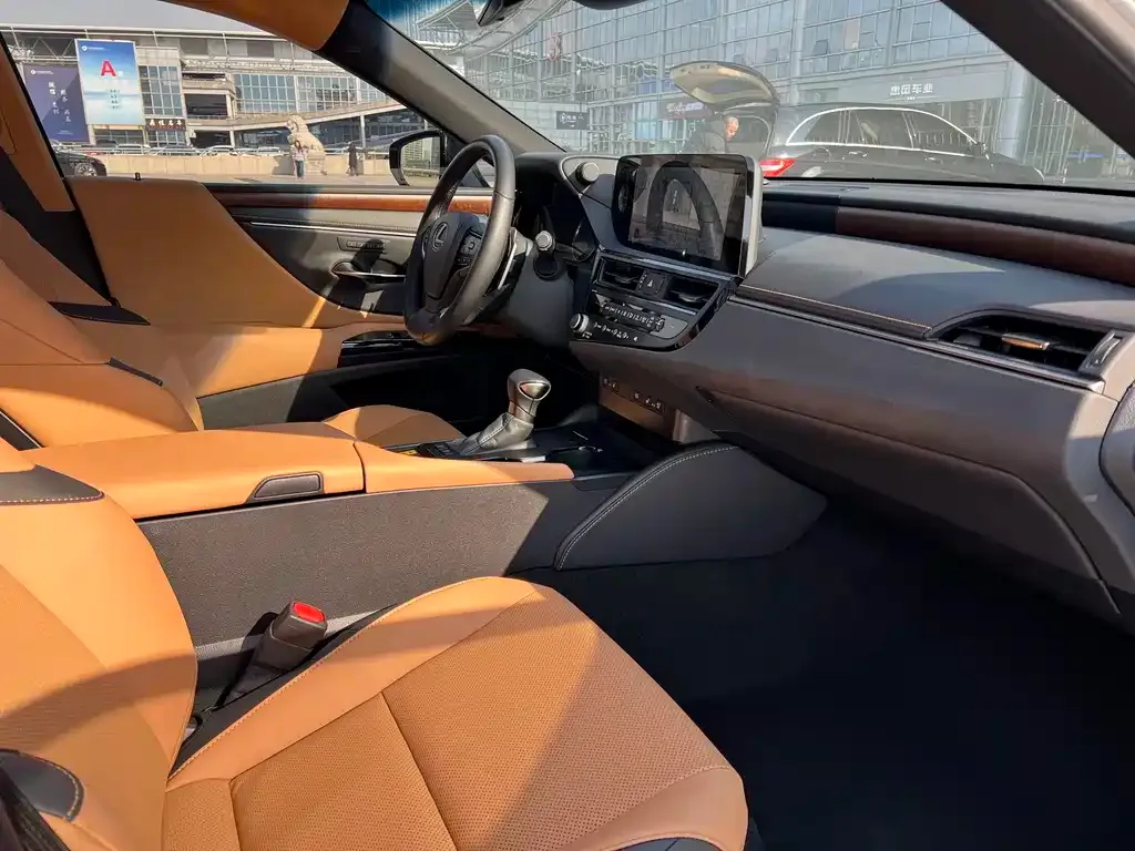 Lexus ES 2024 из CN, фото 2