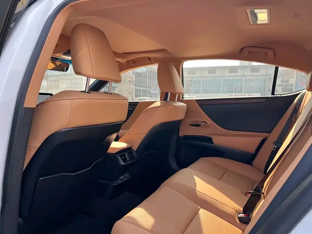 Lexus ES 2024 из CN, фото 7