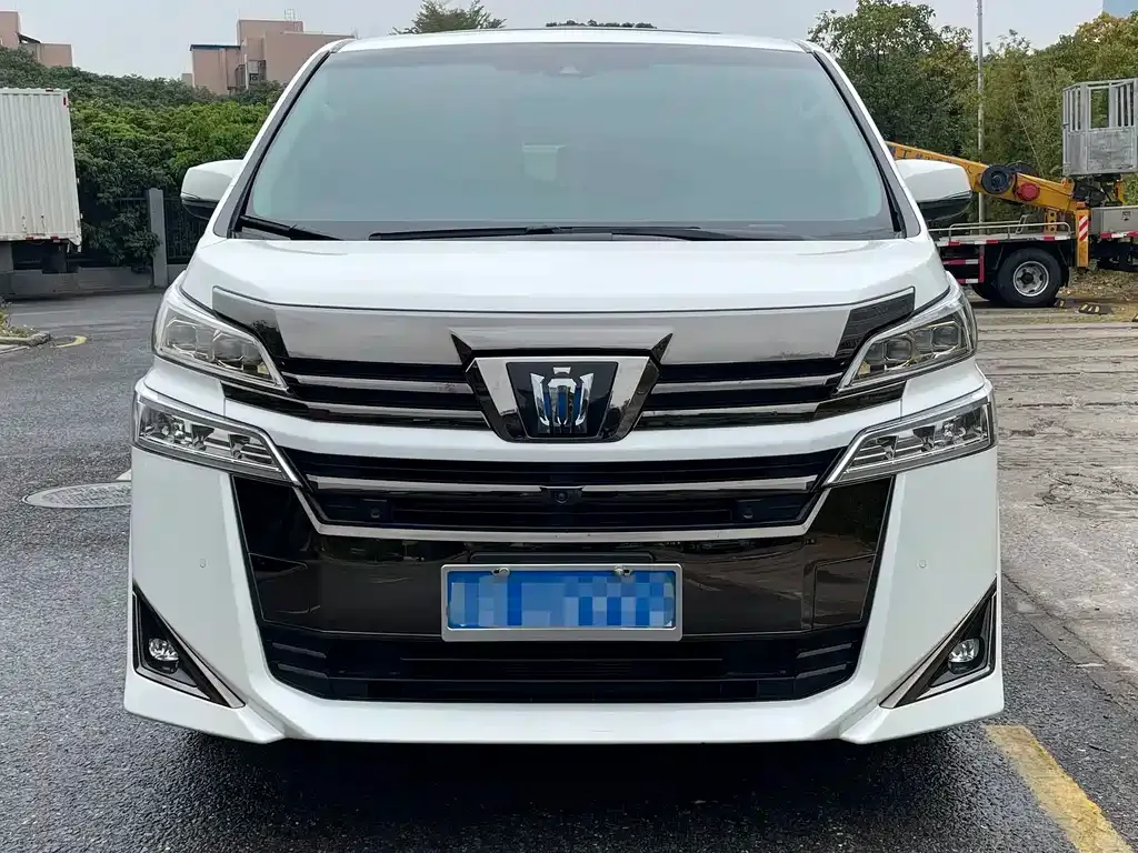 Toyota Vellfire 2023 из CN, фото 1