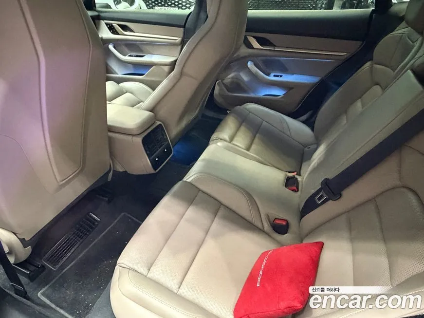 Porsche Taycan 2021 из KR, фото 7