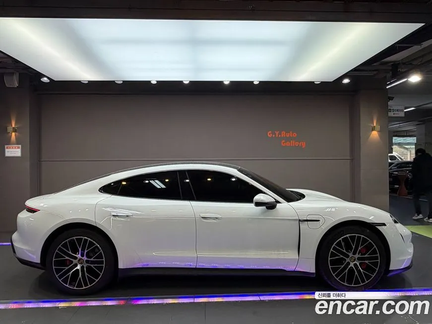 Porsche Taycan 2021 из KR, фото 3