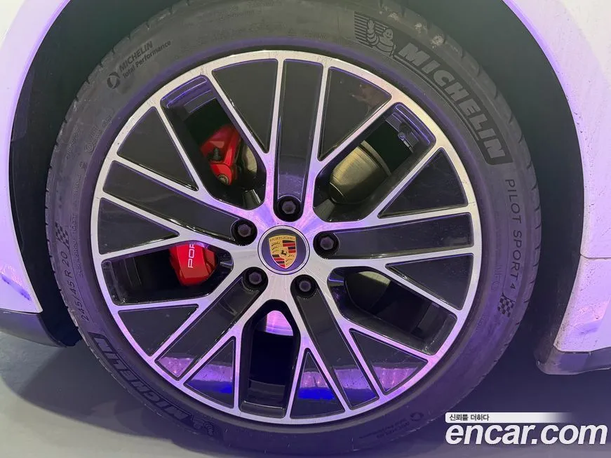 Porsche Taycan 2021 из KR, фото 9