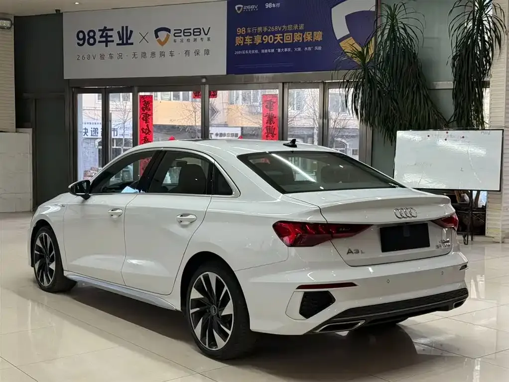 Audi A3 2023 из CN, фото 2
