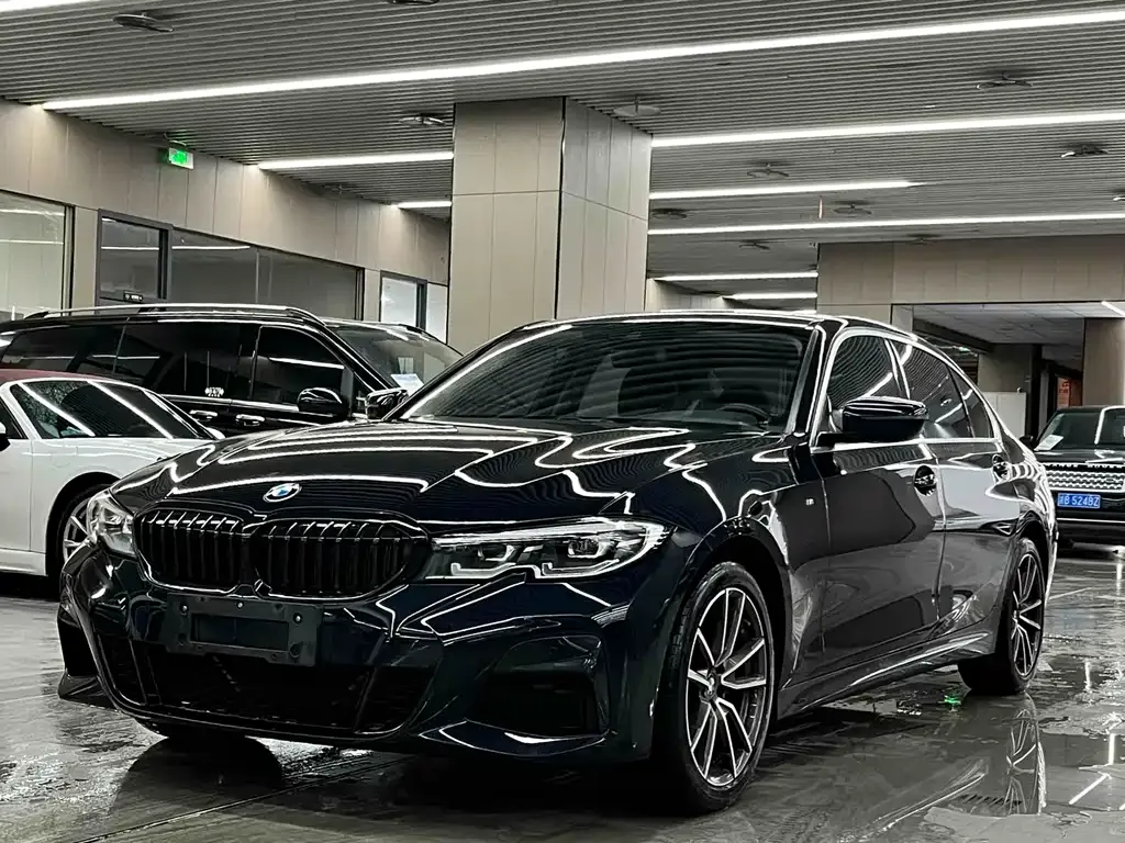 BMW 3 Series 2022 из CN, фото 1
