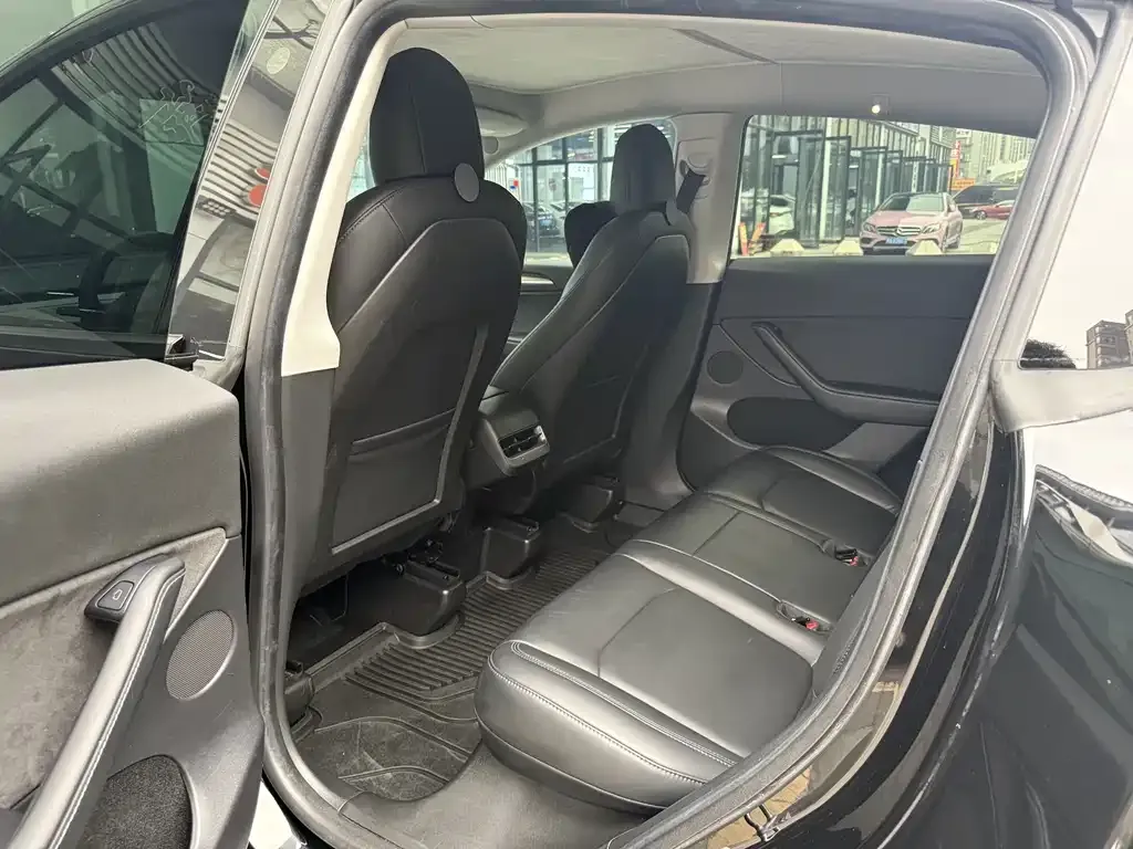 Tesla Model Y 2022 из CN, фото 8