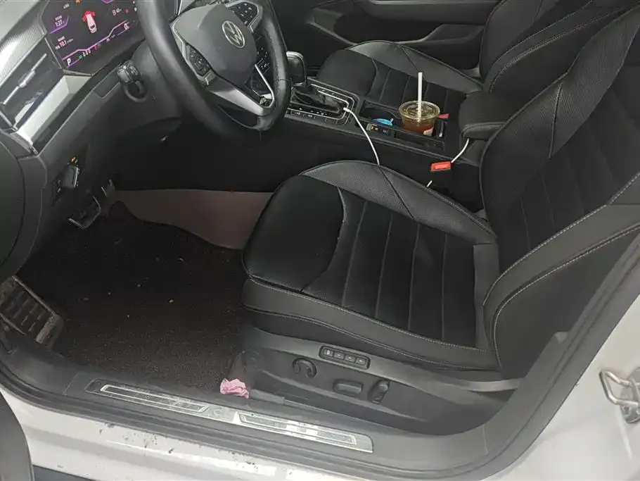 Volkswagen CC 2023 из CN, фото 10