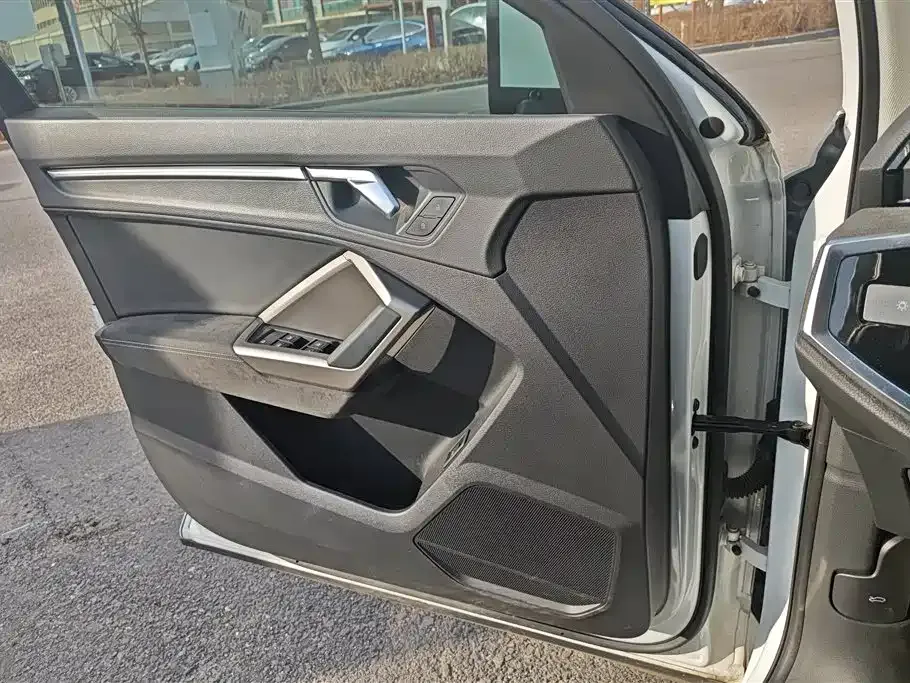 Audi Q3 2021 из CN, фото 8