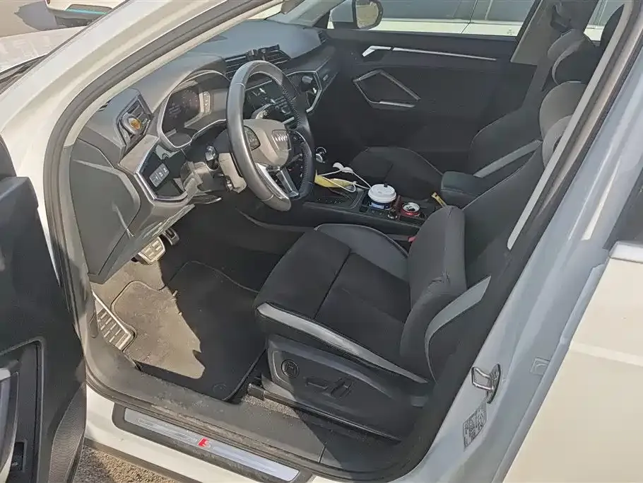 Audi Q3 2021 из CN, фото 2