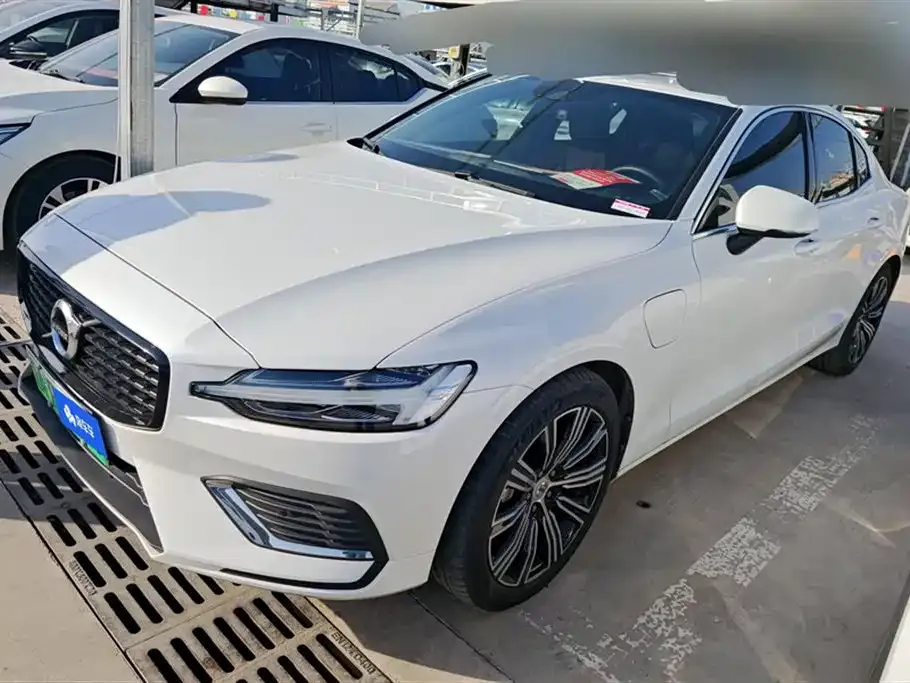 Volvo S60 PHEV 2022 из CN, фото 1