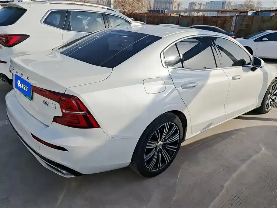 Volvo S60 PHEV 2022 из CN, фото 4