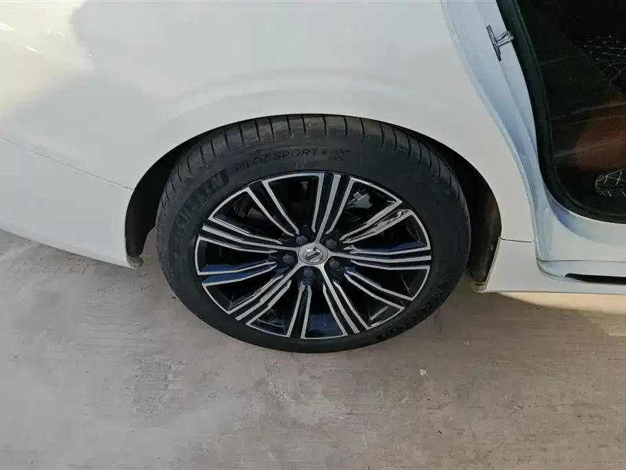 Volvo S60 PHEV 2022 из CN, фото 6