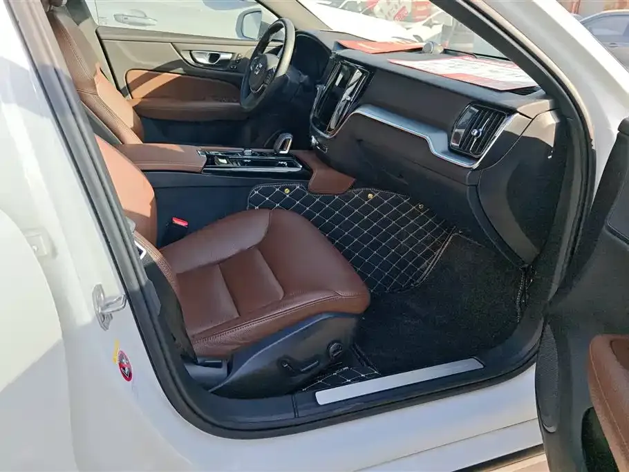 Volvo S60 PHEV 2022 из CN, фото 7