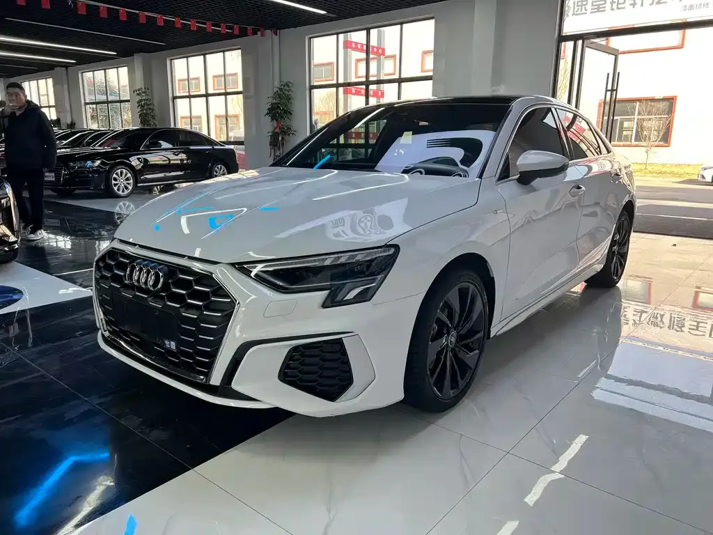 Audi A3 2023 из CN, фото 1