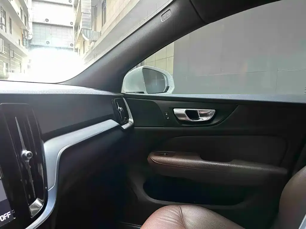 Volvo S60 2021 из CN, фото 8