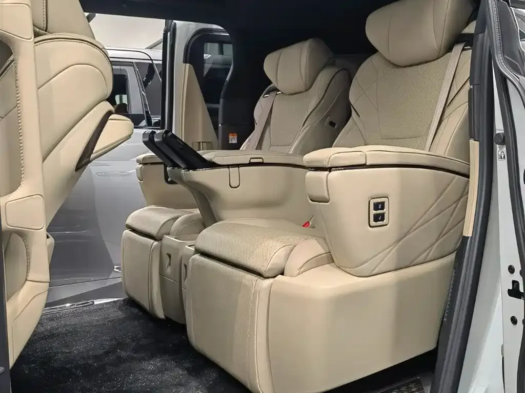 Toyota Vellfire 2024 из CN, фото 8