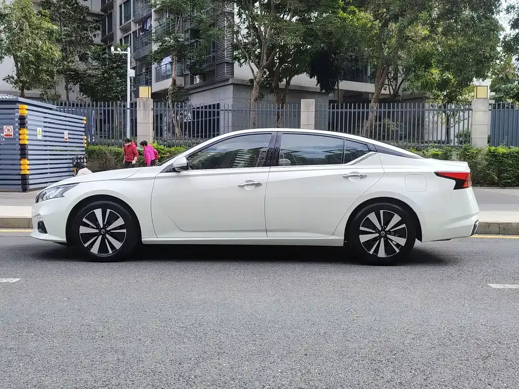 Nissan Teana 2022 из CN, фото 4