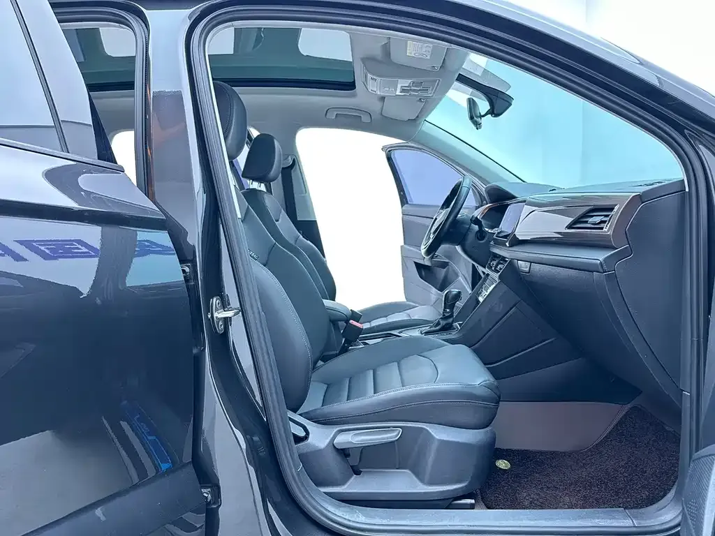 Volkswagen Tharu 2021 из CN, фото 9