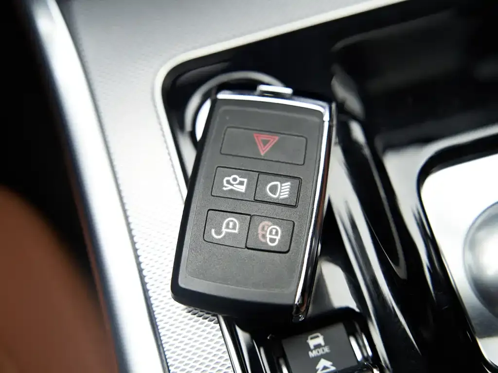 Jaguar XEL 2024 из CN, фото 8