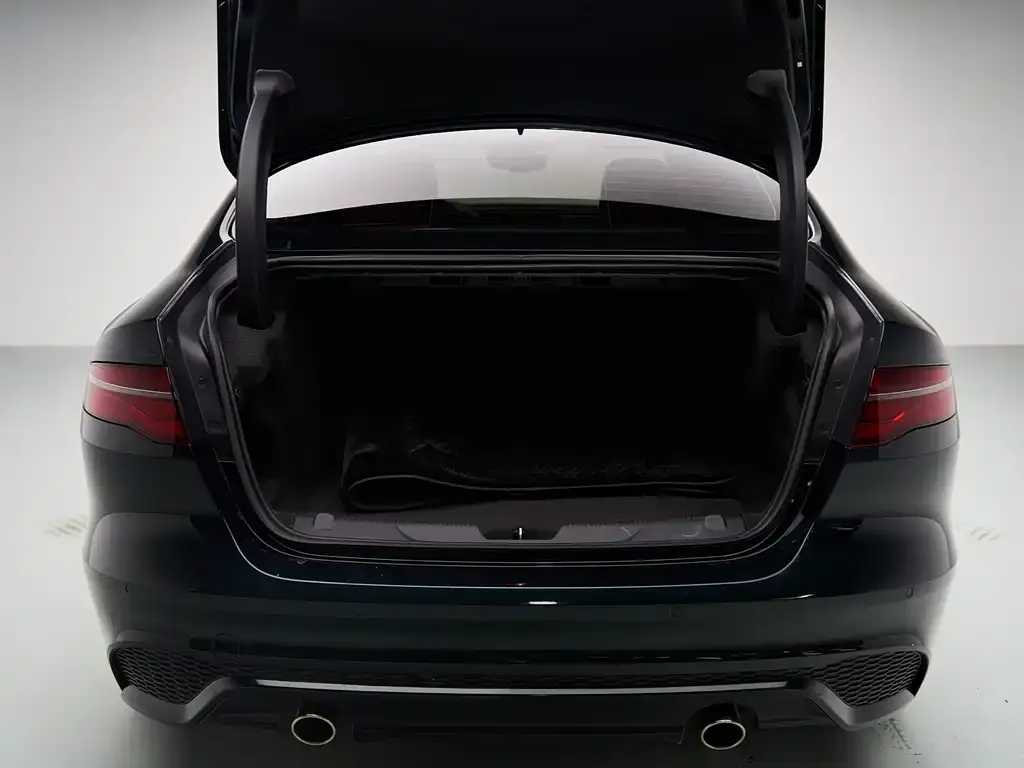 Jaguar XEL 2024 из CN, фото 3