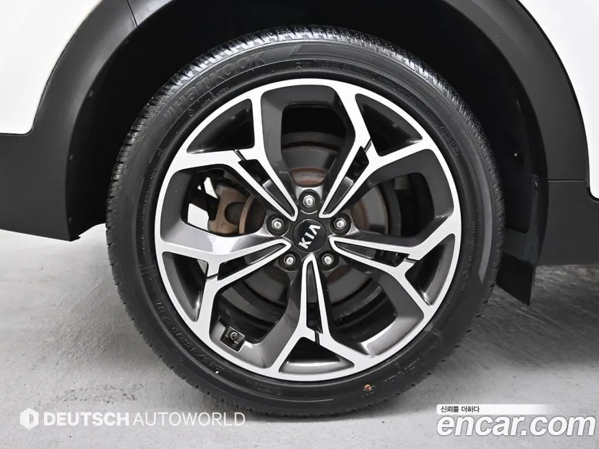 Kia Sportage — фото 10