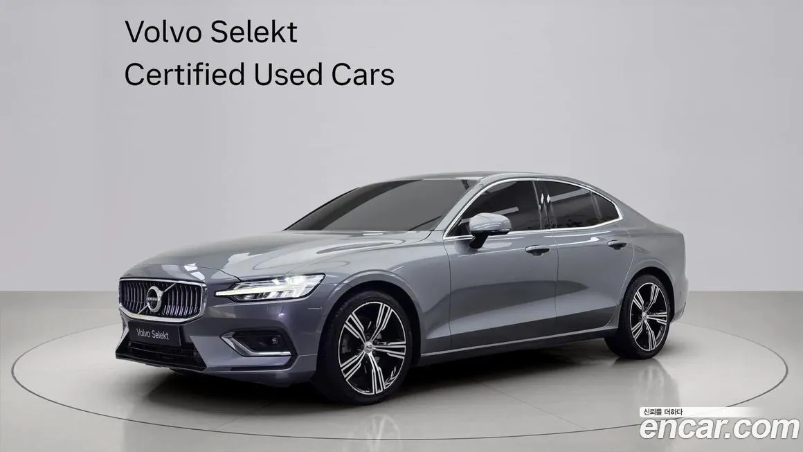 Volvo S60 — фото 1