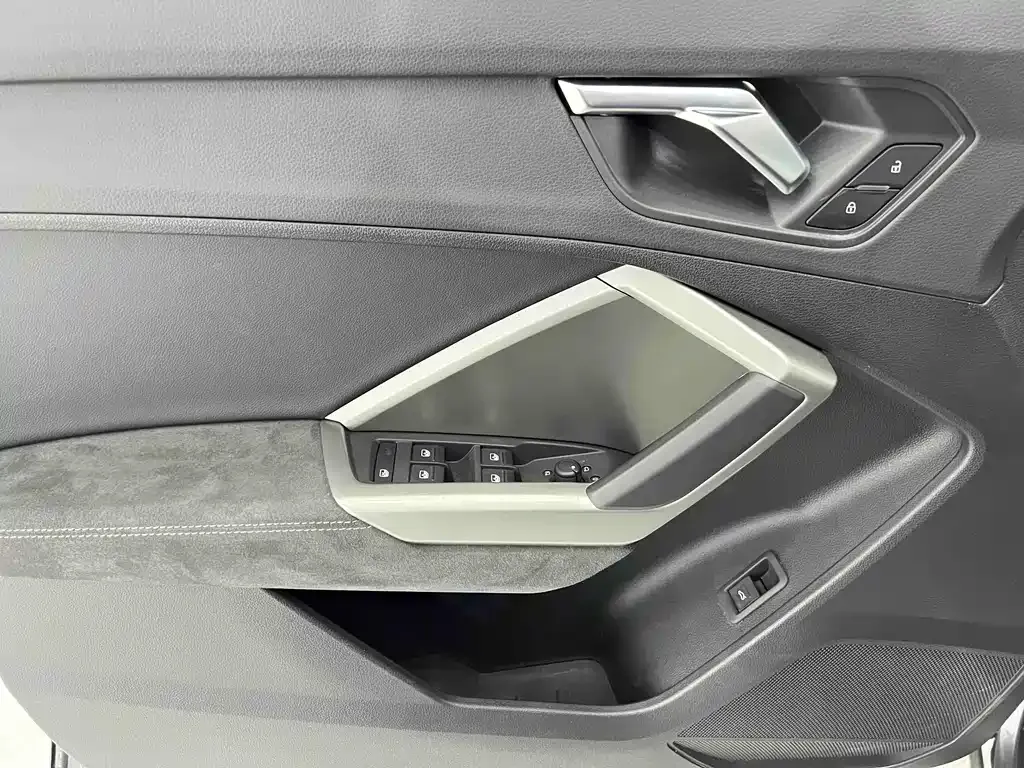 Audi Q3 2023 из CN, фото 7