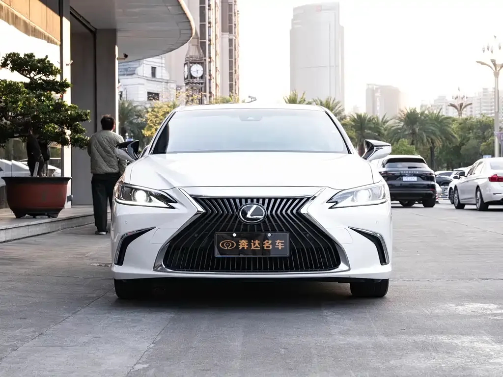 Lexus ES 2021 из CN, фото 8
