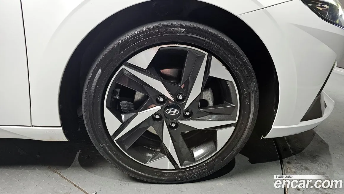 Hyundai AVANTE — фото 3