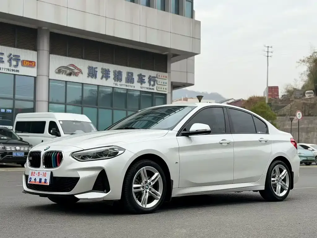 BMW 1 Series 2022 из CN, фото 1