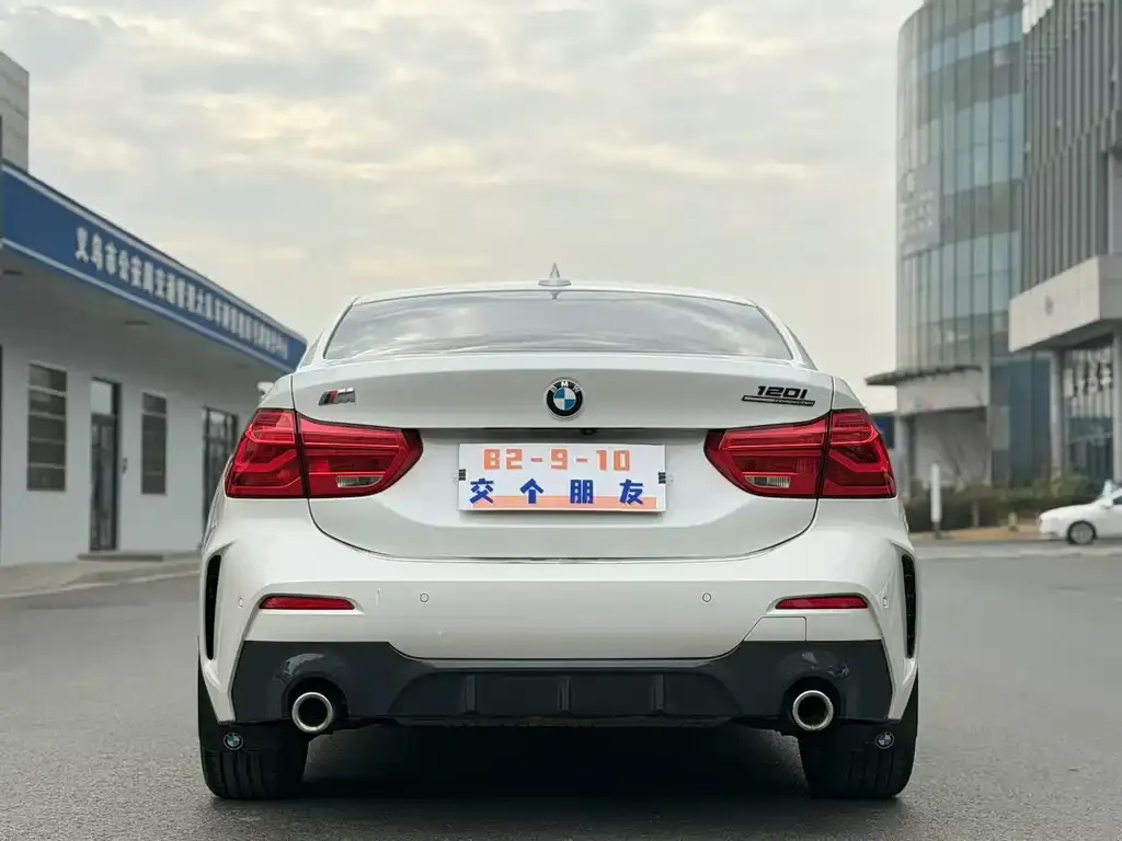 BMW 1 Series 2022 из CN, фото 3
