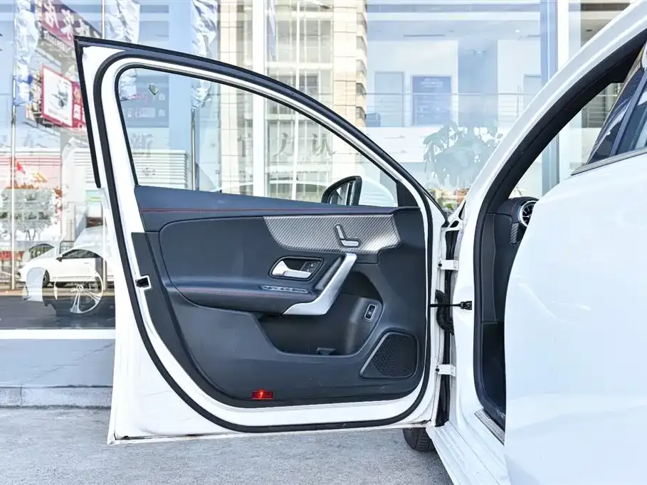 Mercedes-Benz A-Class 2024 из CN, фото 4