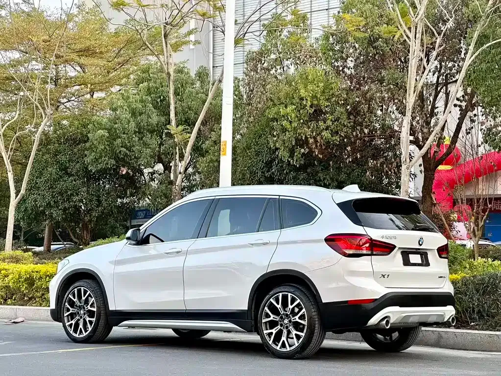 BMW X1 — фото 10