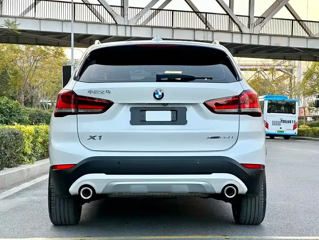 BMW X1 — фото 2