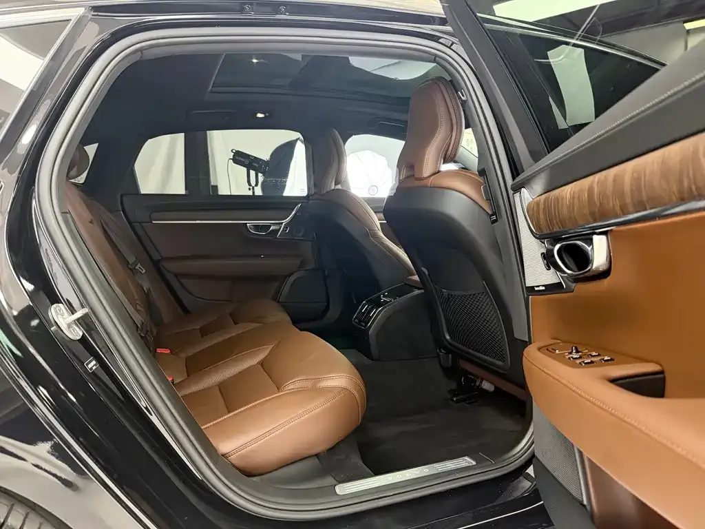 Volvo S90 2025 из CN, фото 5