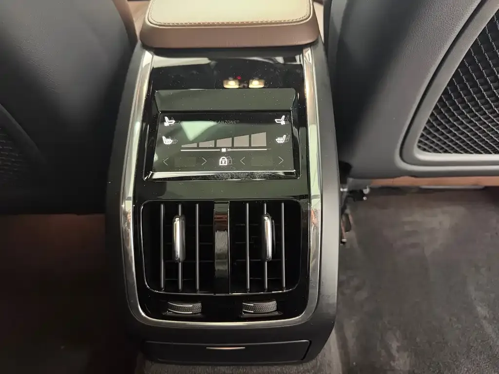Volvo S90 2025 из CN, фото 2