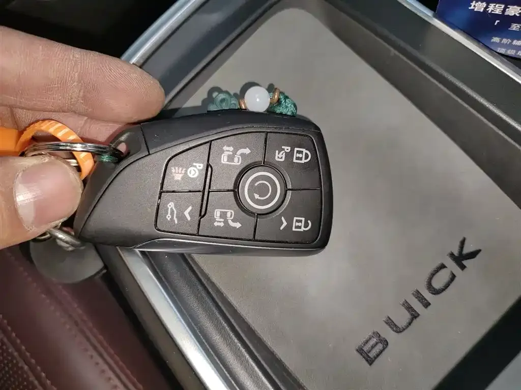 Buick Century 2023 из CN, фото 7