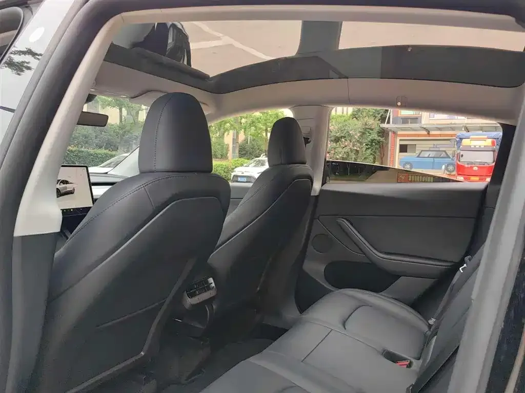 Tesla Model Y 2023 из CN, фото 6