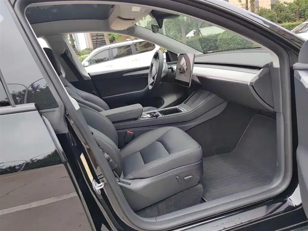 Tesla Model Y 2023 из CN, фото 2